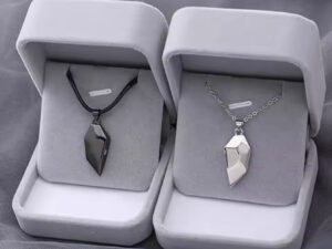 Collier couple